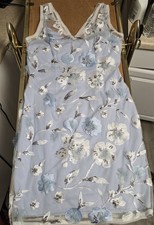 ADRIANNA PAPELL size 4 Petal Embroidered  Sequin Cocktail Dress