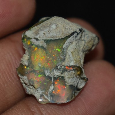 Glatter schwarzer Opal grob 14,45 kt natürlicher äthiopischer Welo Opal roh, ...
