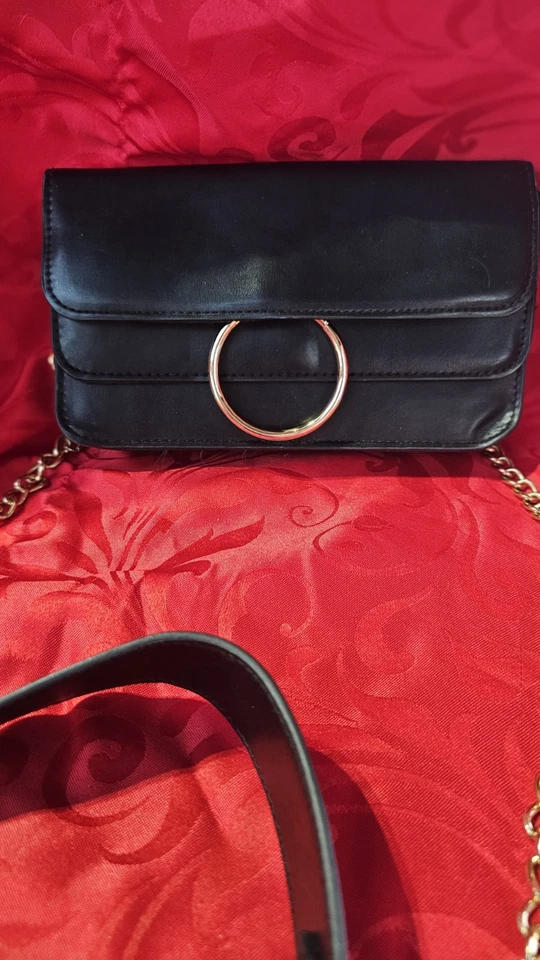 Cartera bandolera Halston Heritage negra con cadena Foto 4 de 4