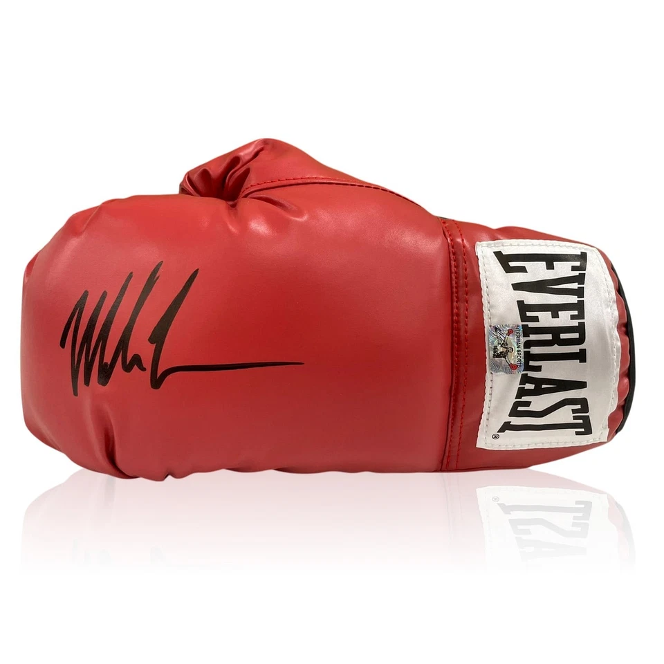 Roter Boxhandschuh signiert von Mike Tyson. In Vitrine mit Plakette - Bild 2 von 3