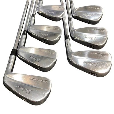 Titleist Right Handed Iron Set MB 712 4-9,P Dynamic Gold Flex S200