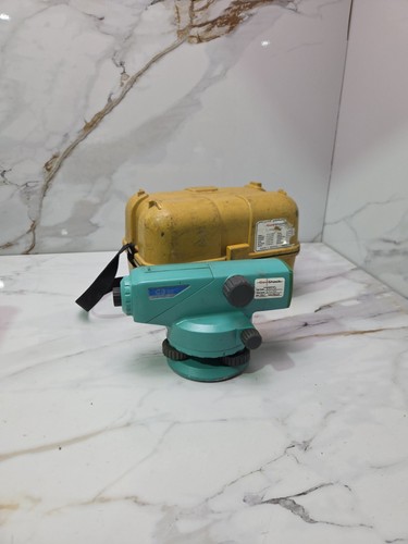 SOKKIA C330 Automatic Level Surveying Instrument D10367 and Carrying Case