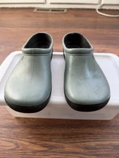 Sloggers Garden Clogs Women’s Size 7 Green Waterproof Slip-On Shoes Made in USA