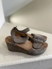 Vionic Womens Astrid II Sandal Size 7.5 Taupe Suede Ankle Strap Wedge Platform