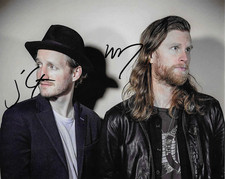* THE LUMINEERS * signed 8x10 photo * WESLEY SCHULTZ & JEREMIAH FRAITES * COA *