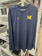 Nike Team University Michigan Classic Blue Long-sleeved Shirt Brand New XL ADZ