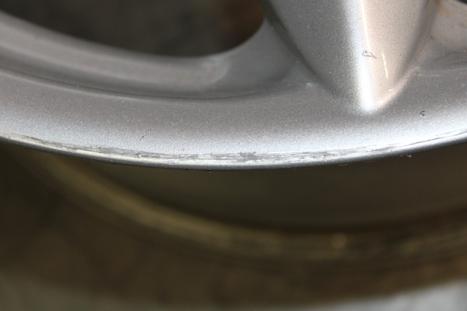 Ferrari 360, Rear Wheel, Curb Rash, Chipped Paint, Used, P/N 164175