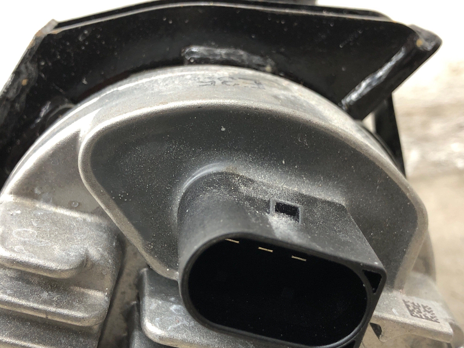 2019-2023 ASTON MARTIN VANTAGE ELECTRIC AUXILIARY COOLANT PUMP HY53-8B590-AC OEM