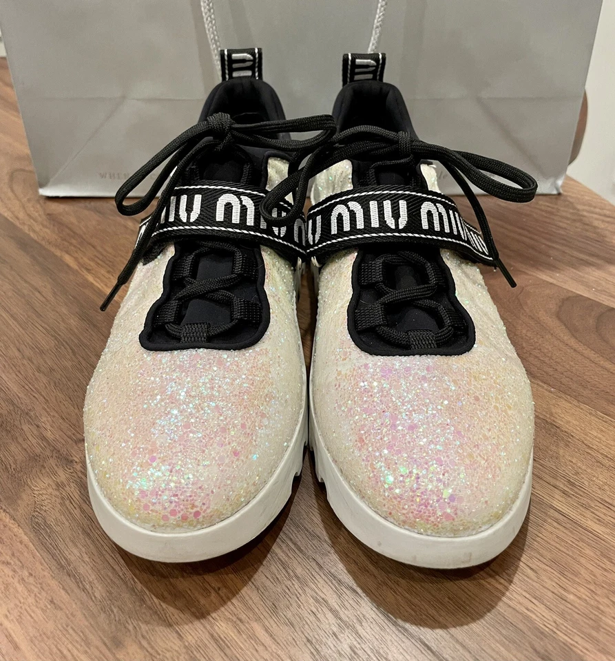 MIU MIU Tenis Plataforma Brillo Rosa Y Blanco Con Correa Logo EU 38.5/US 8.5 Foto 2 de 4