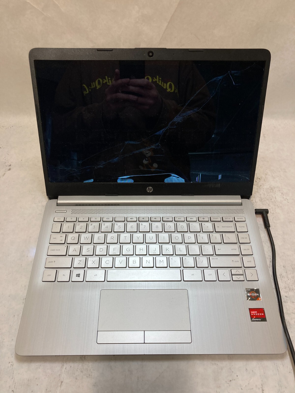 HP Notebook 14-dk1035wm 14-inch AMD Ryzen 3 with Damaged Screen - PP