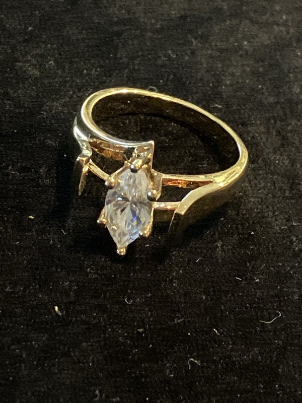 Stunning Cubic Zirconia Cocktail Ring Size 7