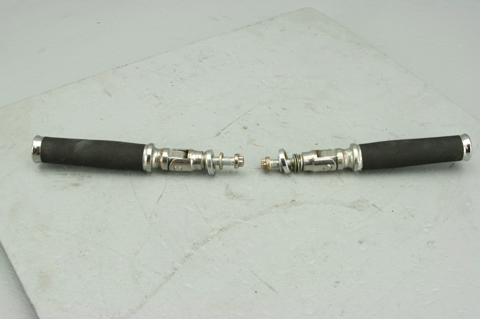 1996 Harley Softail PERFORMANCE MACHINE Back Rear Foot Peg + Mount Bracket #4085