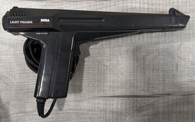 Sega Master System 3010-A With 4 Games, 2 Controllers, Light Phaser,Box TESTED