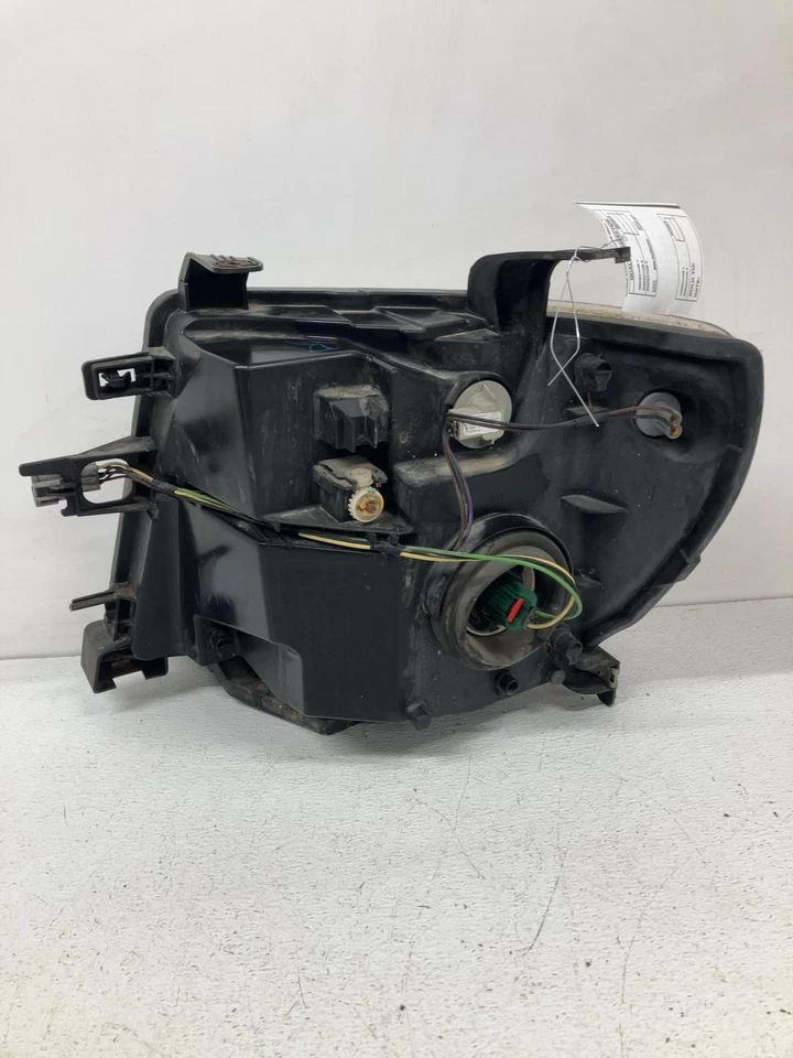 12 faros pasajero derecho nissan nv 2500 Foto 3 de 4