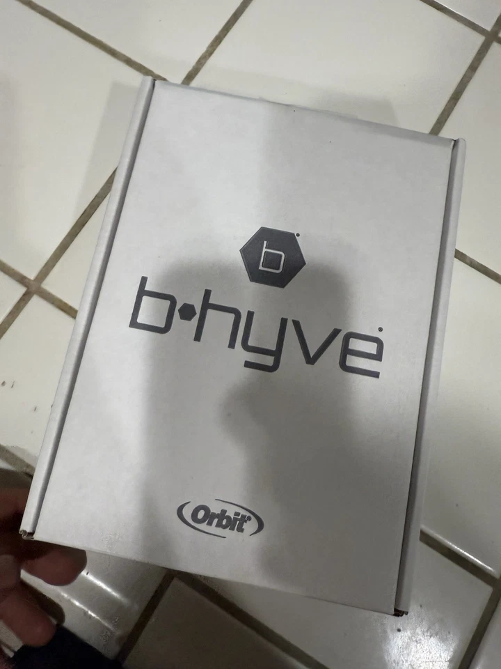 Controlador de rociadores inteligente Orbit B-Hyve XR de 8 zonas gris carbón Foto 3 de 3