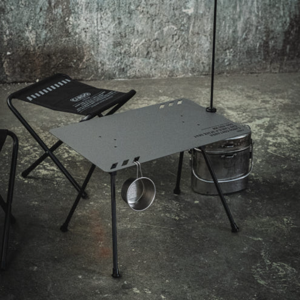 テーブル・チェア・ハンモック CARGO CONTAINER END TABLE & SHORT LEGS Cargo container] End Table Gray Camping Auxiliary Side Foldable