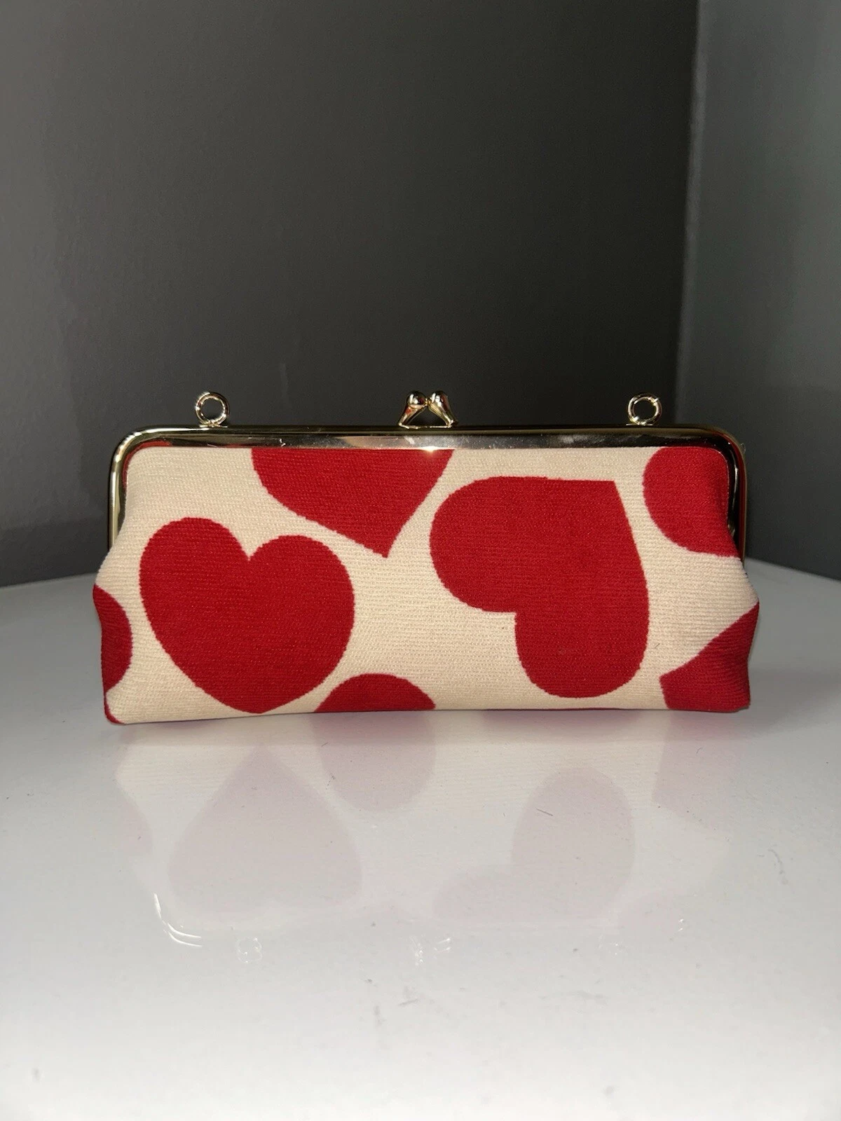 Pochette pochette Miu Miu cuore rosso con catena oro Nuova con scatola
