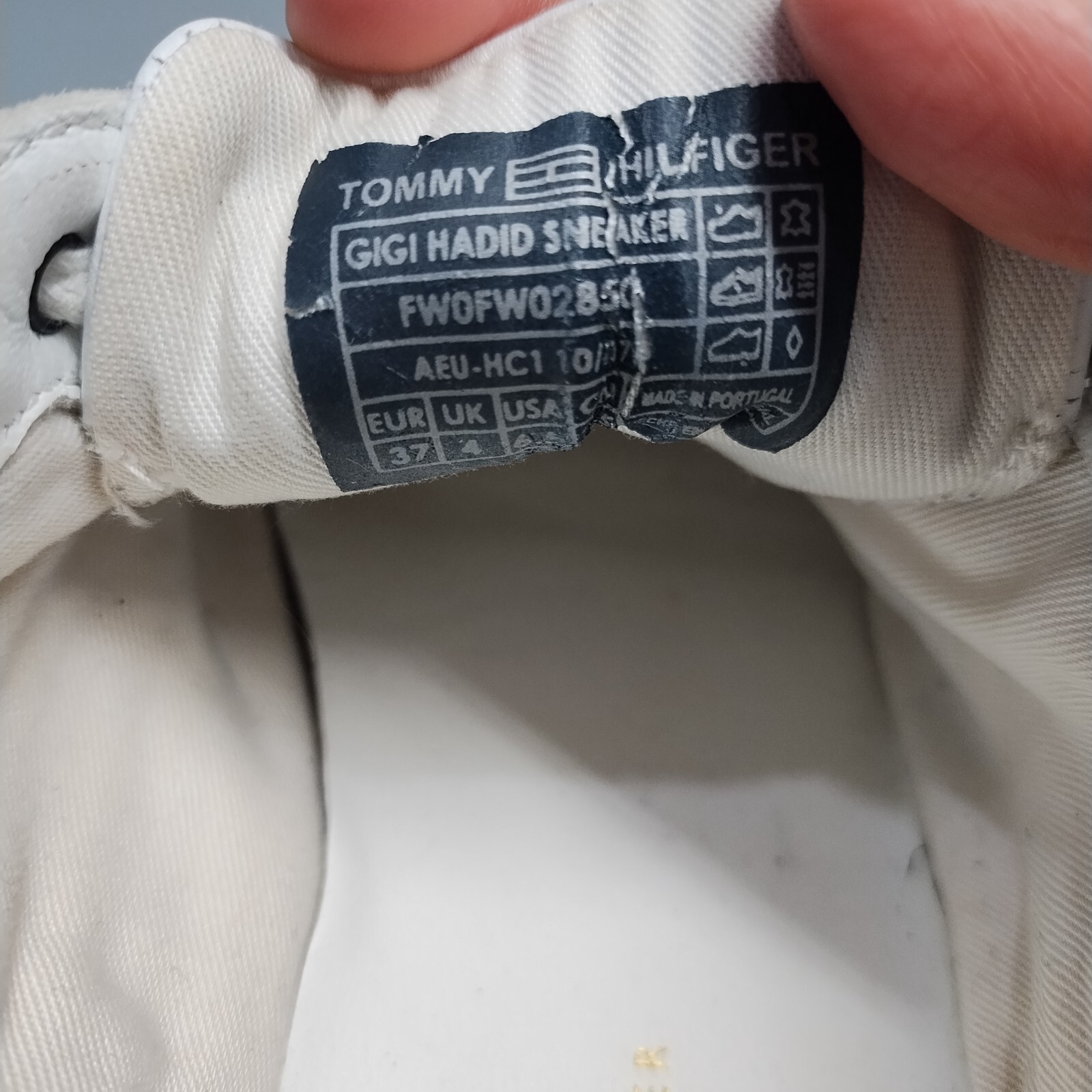Tommy Hilfiger Gigi Haded Sneakers Womens Sz 6.5 White Round Toe Comfort Lace Up thumbnail 13