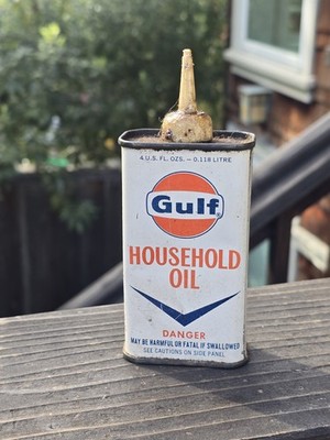 VINTAGE ADVERTISING GULF Household OIL OILER  TIN COLLECTIBLE 4 Oz.