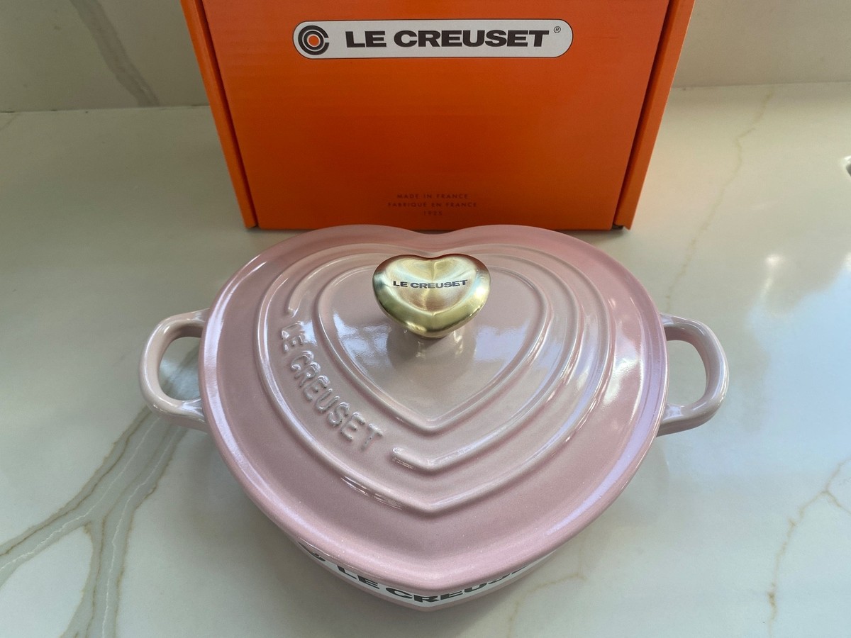 LE CREUSET SHALLOW HEART COCOTTE WITH GOLD HEART KNOB IN SHELL