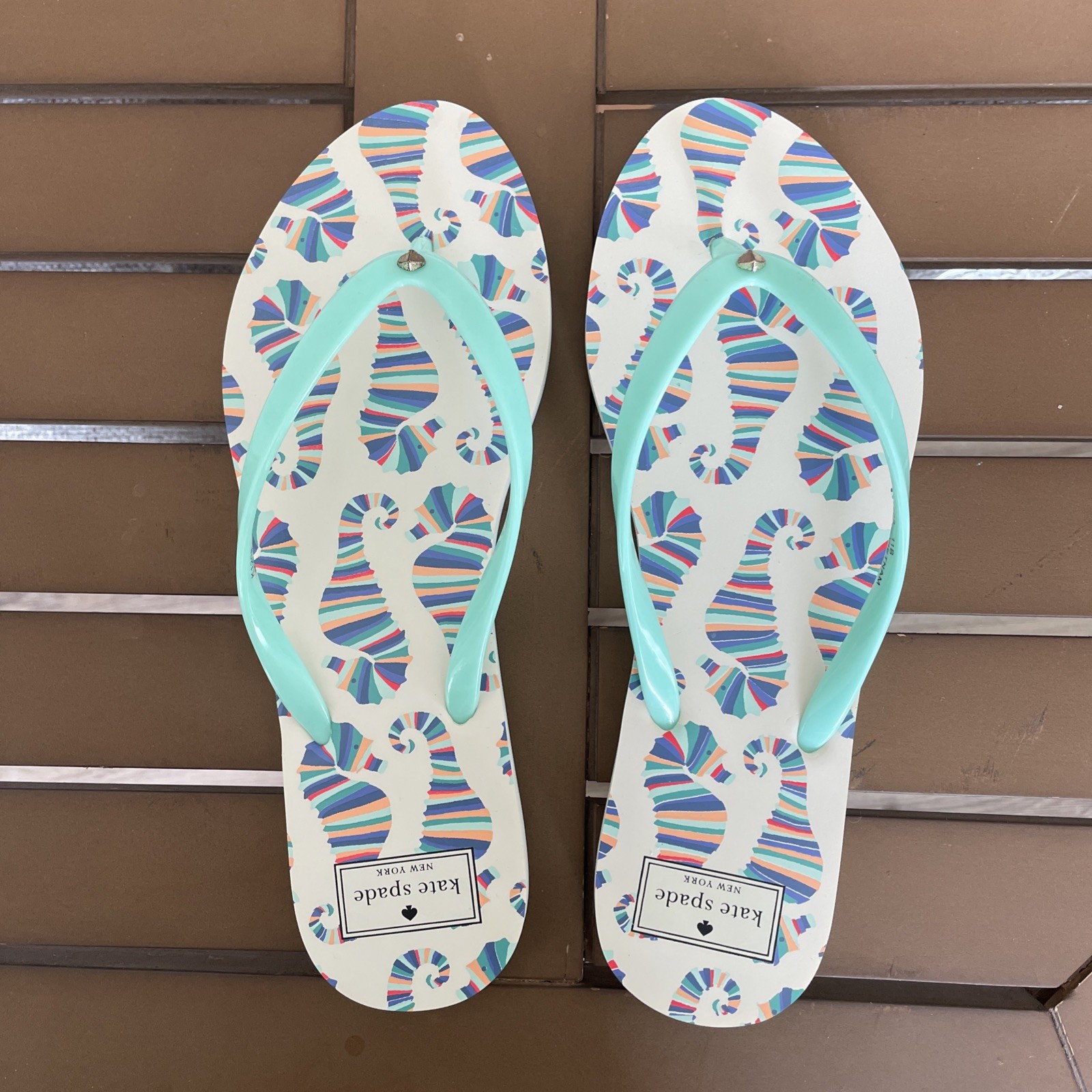 NWOB KATE SPADE Feldon flip flop seahorse sandals - rubber - size 11