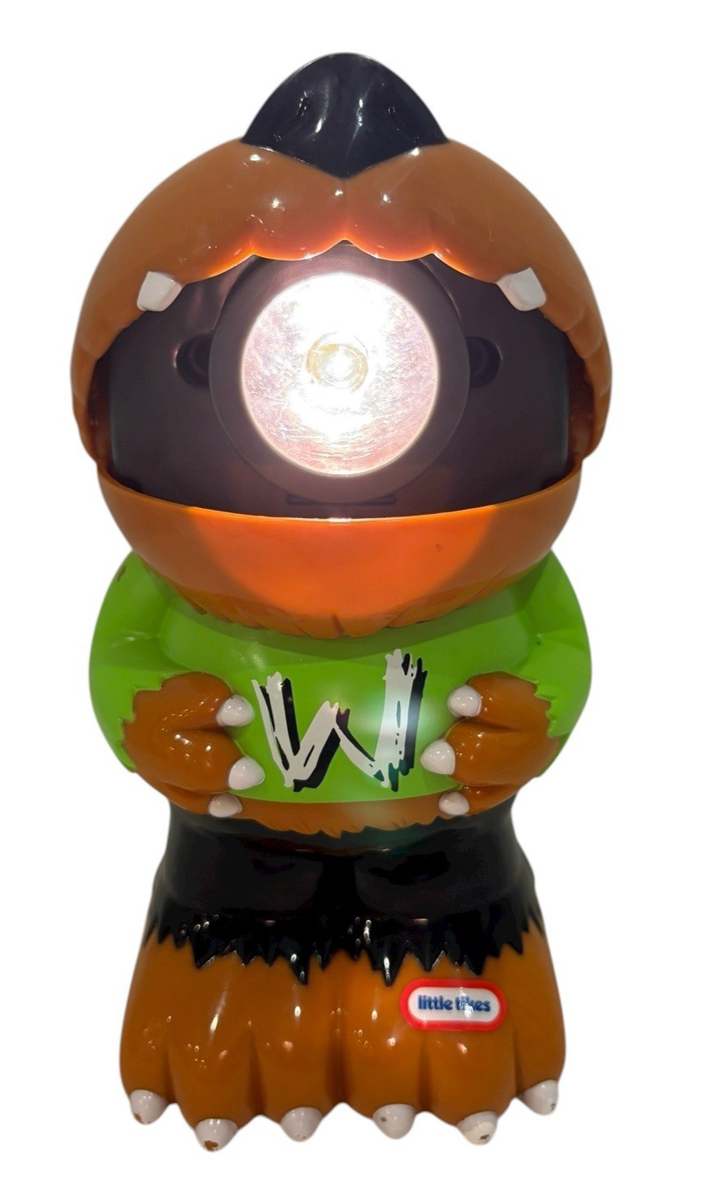 Little Tikes Collectible Scream Beams Howling Werewolf Flashlight