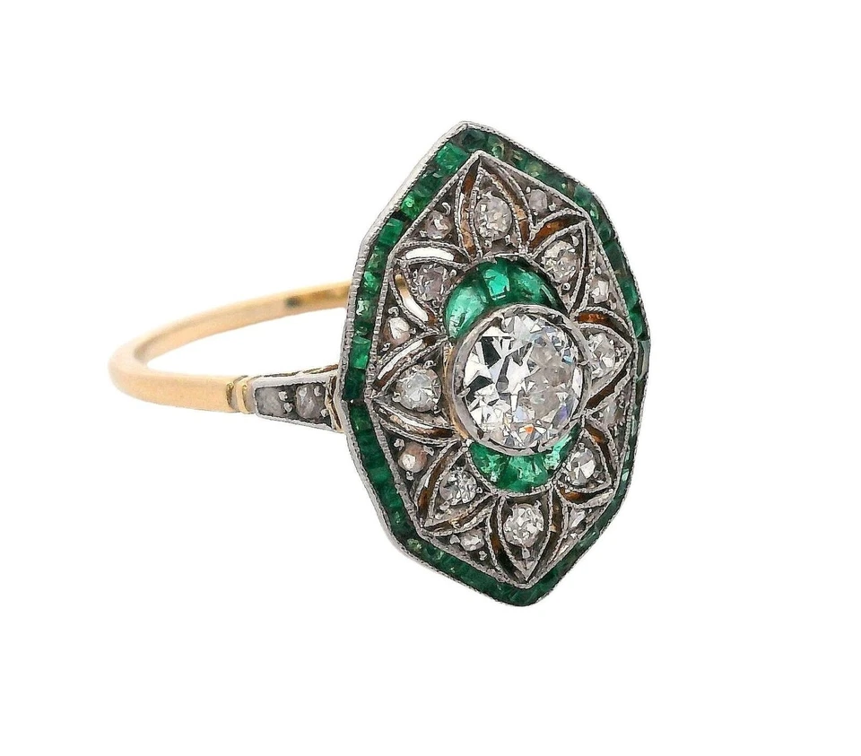 Anillo antiguo de filigrana de dos tonos enchapado en oro blanco de 14 quilates diamante simulado de 2,4 quilates Foto 2 de 4