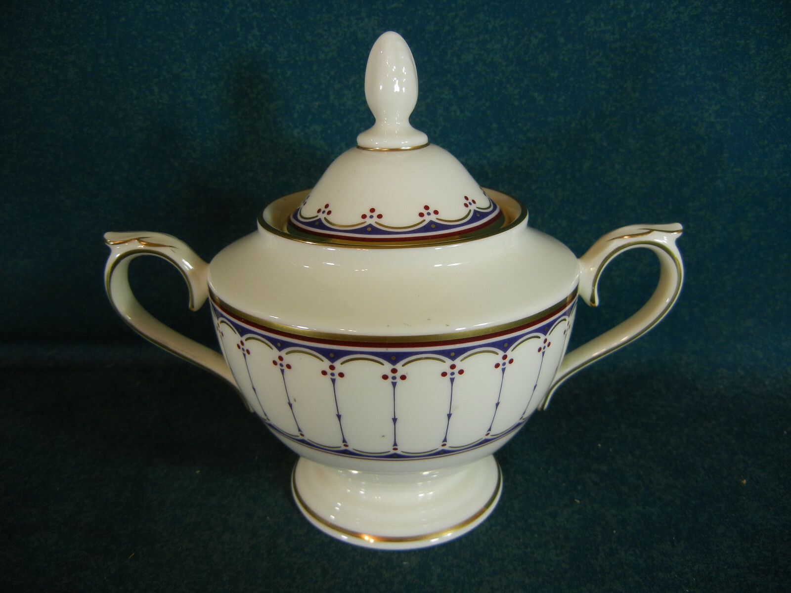 Lenox Weymouth Estates Covered Sugar Bowl with Lid