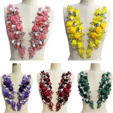 Un Paio Di Toppe In Applique Floreale 3D Con Strass Per Cucito A Mano Su Abiti