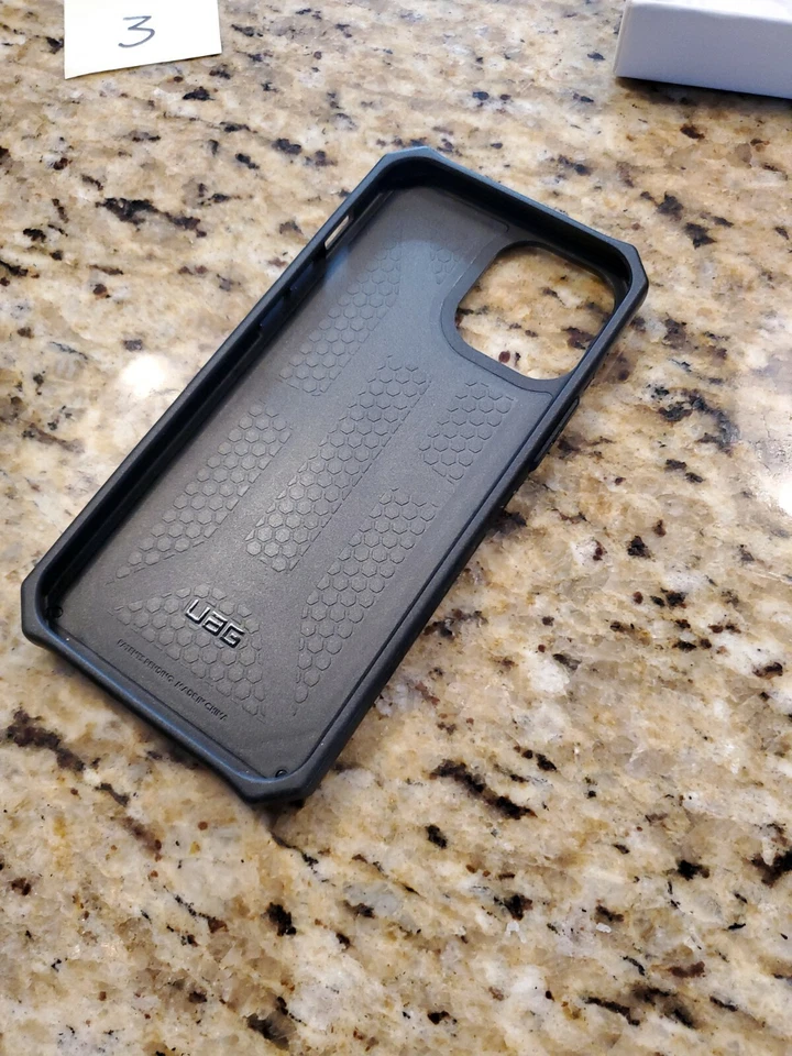 Urban Armor Gear (UAG) iPhone 12 Mini Pro Max Case Monarch Bumper Rugged Cover - Imagem 3 de 4