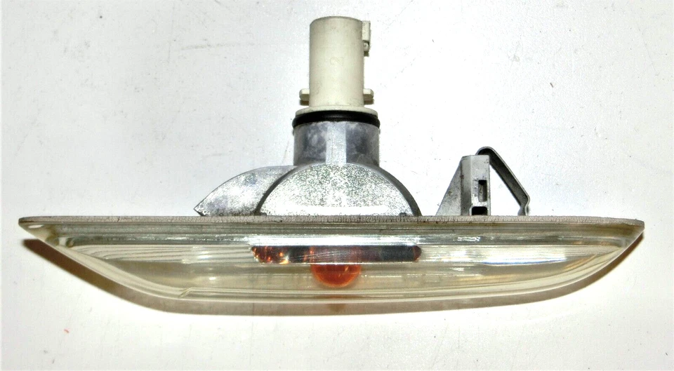 04-10 BMW 5 Series E60 Front Left Fender Wing Side Marker Light Lamp⭐63137165741 - Image 3 of 4