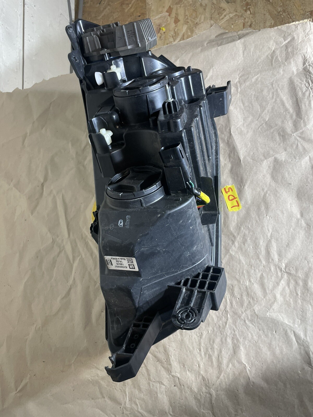 Vauxhall Mokka Drivers Side Headlight - 42589991 for sale online 
