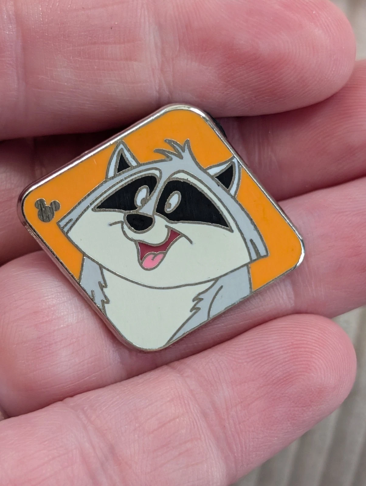 Meeko Raccoon Character Sidekicks Pocahontas Disney Trading Pin Hidden Mickey