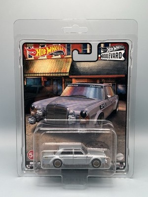 Hot Wheels Premium Boulevard Mercedes-Benz 300 SEL 6.8 AMG # 54 In Protector