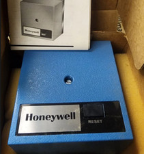 HONEYWELL R7795B1009 / FLAME SAFEGUARD CONTROL / NEW!!! / SHIPS FROM USA🇺🇸