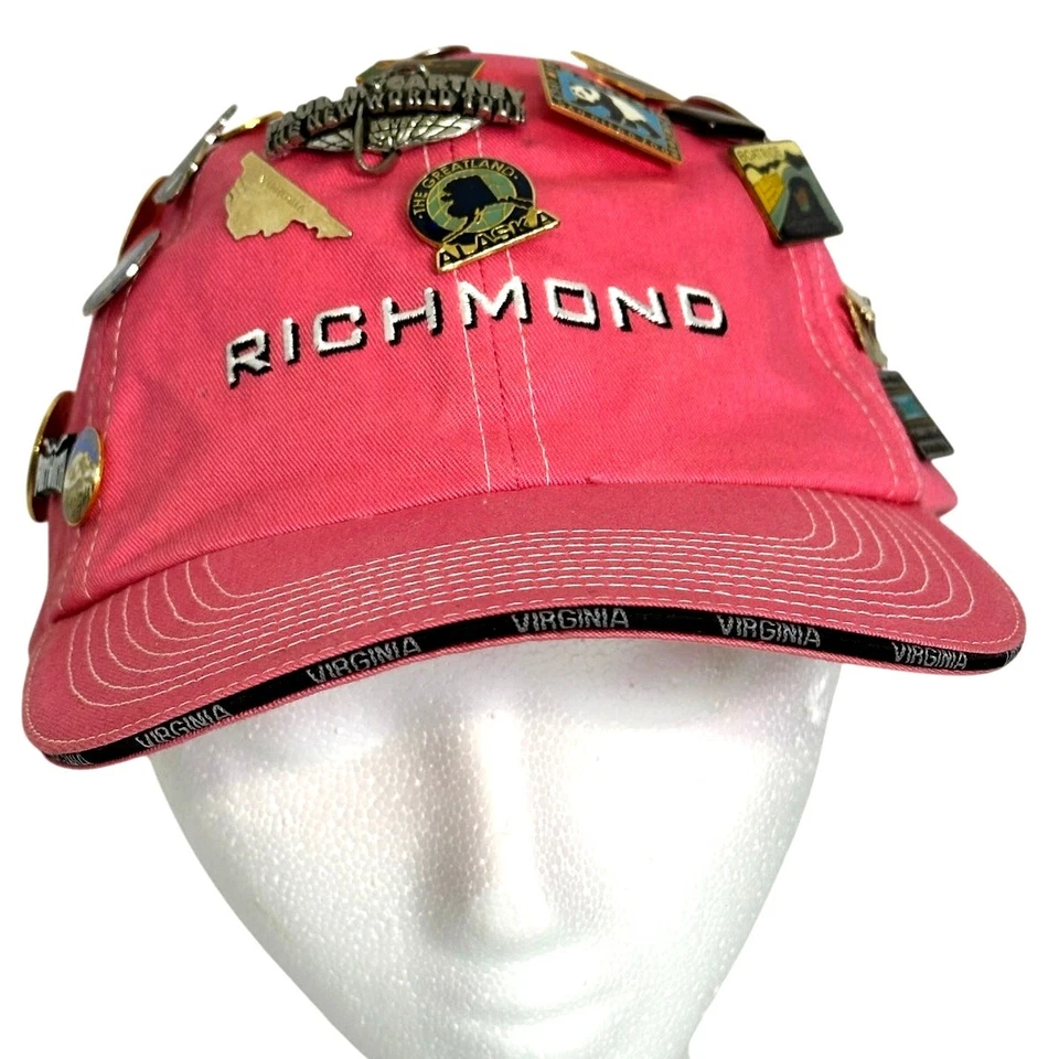 Gorra rosa Richmond VA con 39 prendedores de recuerdo y prendedor Paul McCartney World Tour Foto 3 de 4