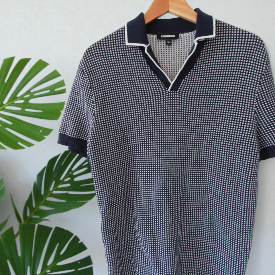 Suéter Express Para Hombre Azul y Blanco Cuello a Cuadros Manga Corta Talla Mediana Foto 2 de 4