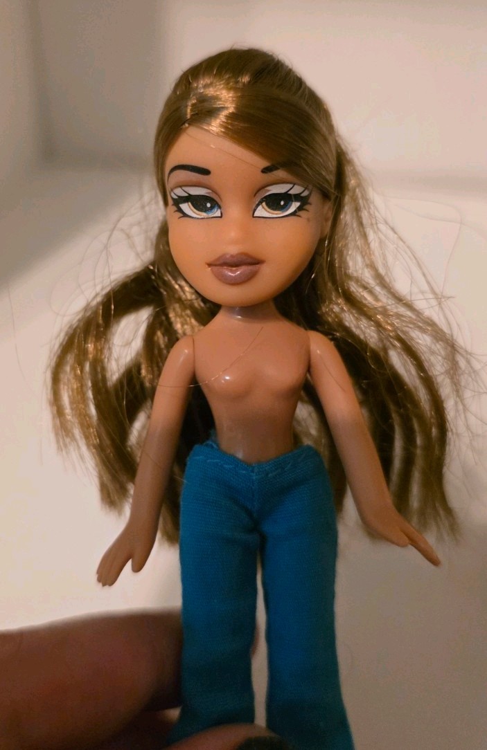 Lil Bratz Yasmin And McDonald's Chloe and Yasmin Bratz Happy Meal Toys