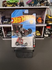 Hot Wheels Uncertain-T Rod Squad 10/10 Red/Si...