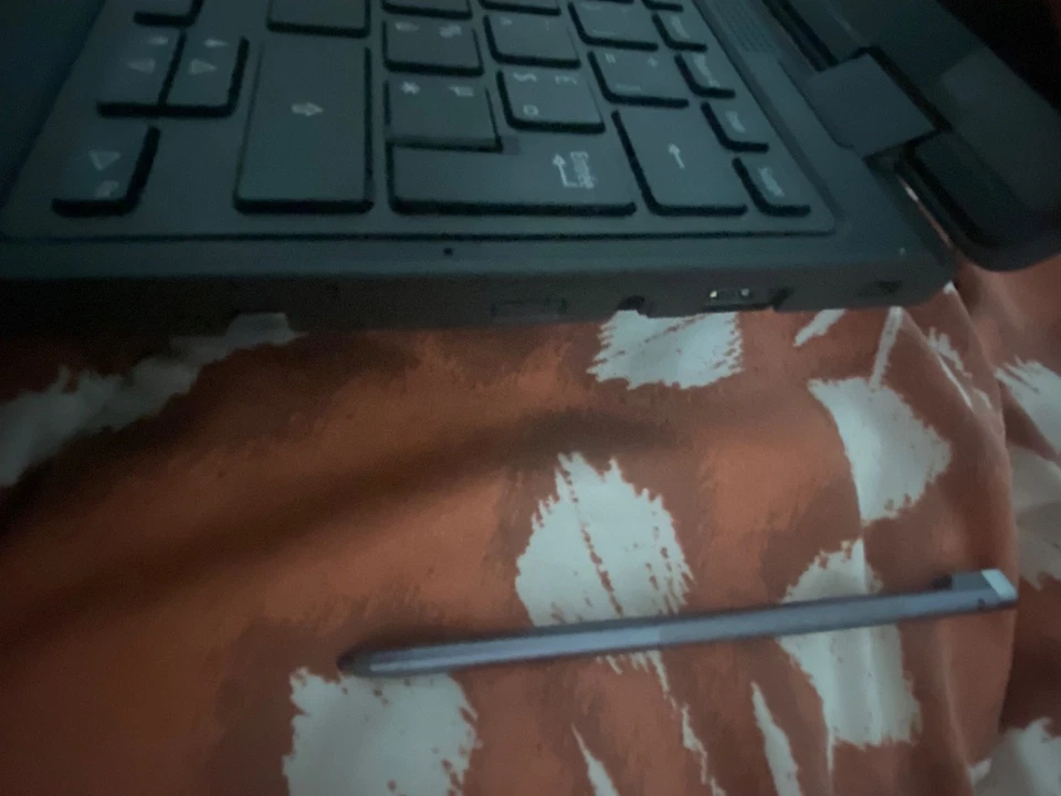 pc portable avec écran tactile + stylet  - Photo 3/4