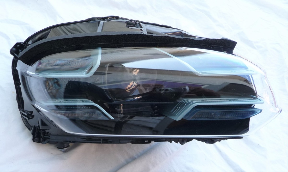 20-22 Porsche Taycan Right Passenger LED Matrix Bare Headlight