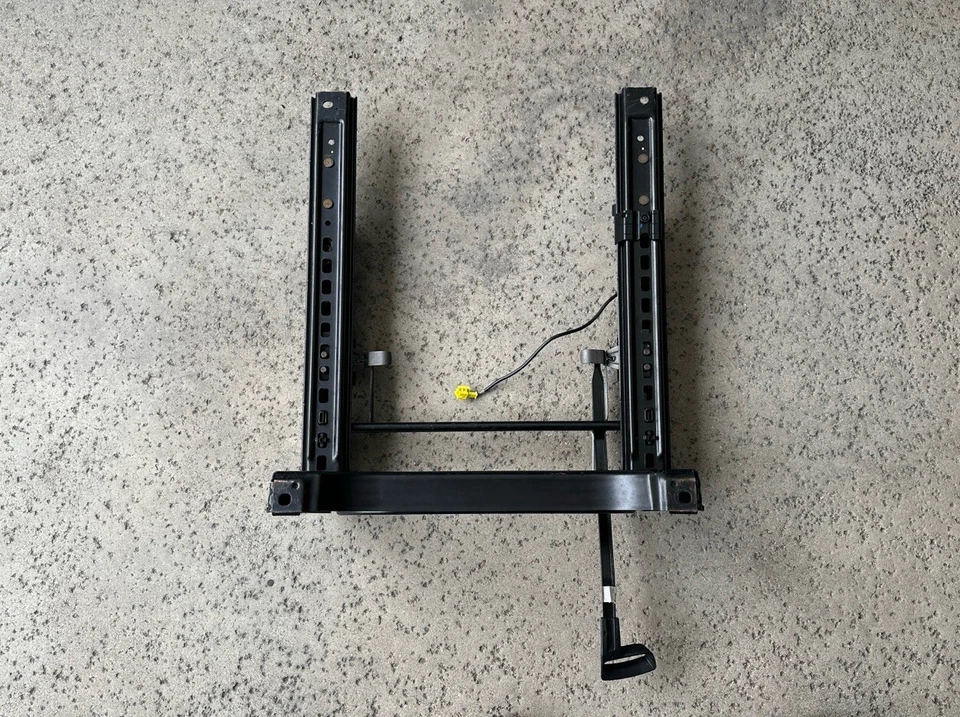 OEM Smart Fortwo 451 Driver Seat Track Bracket In Excellent Condition - Image 2 of 4