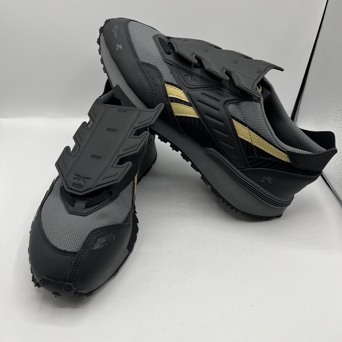 Reebok LX2200 Batman Dark Knight Shoes DC Comics Pump Black Yellow