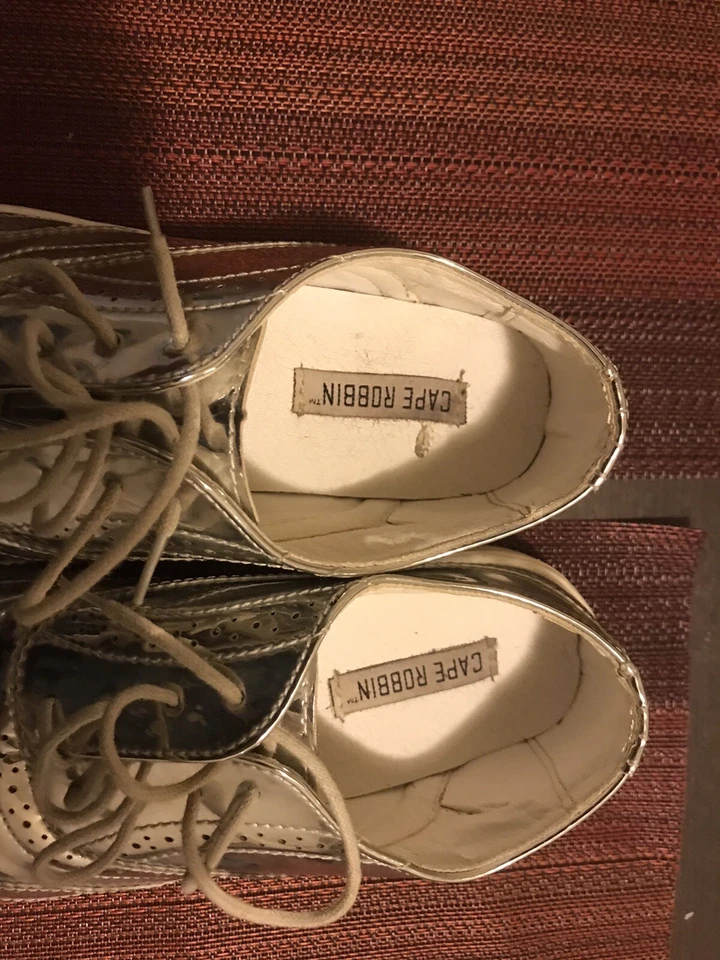 Zapatillas deportivas Cape Robbin plateadas brillantes metálicas zapatos para mujer talla 7 con cordones preppy Foto 4 de 4