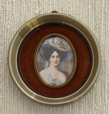 Vintage Cameo Creation Portrait in Round Metal Frame w/ Convex Bubble Glass