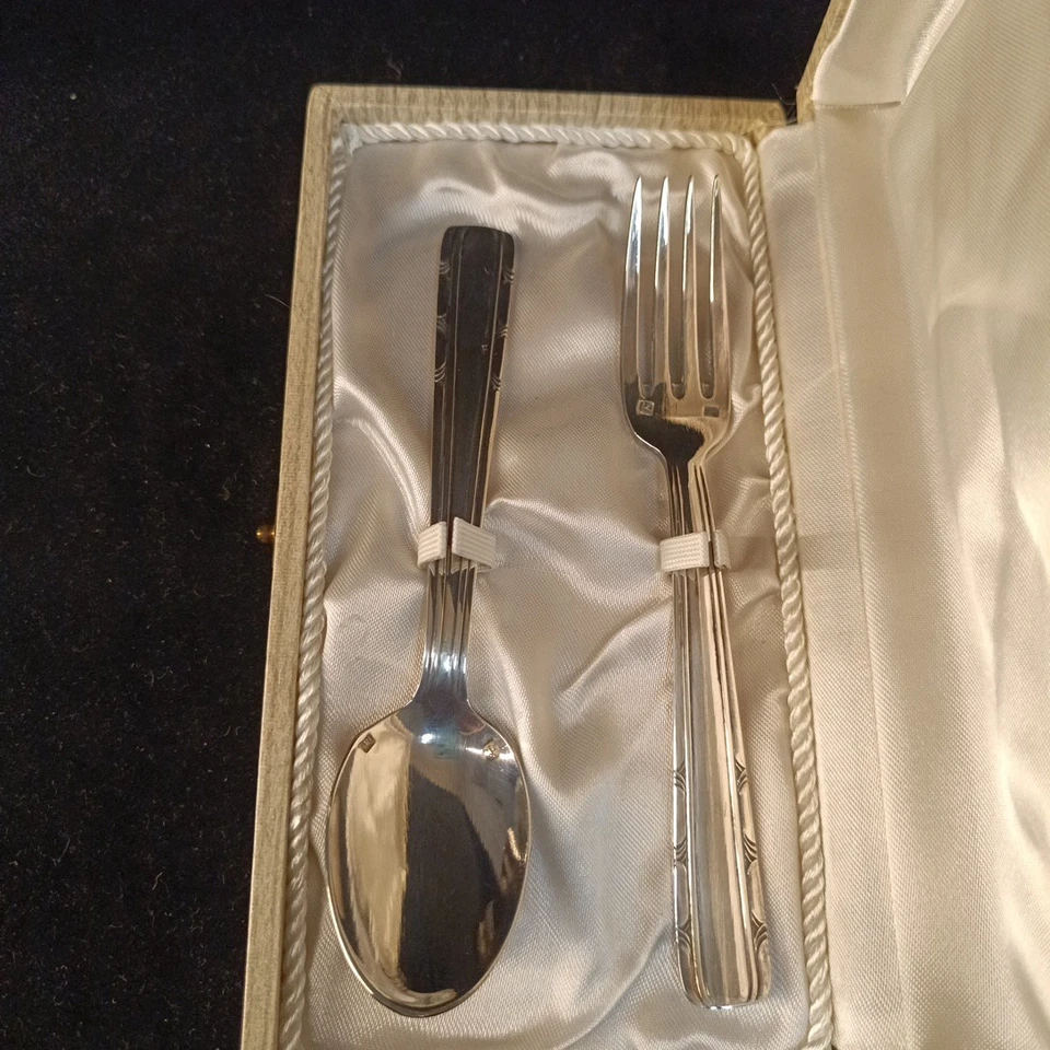 Couverts De Baptême En Métal Argenté Coffret. Non Personnalisés. - Photo 3/4