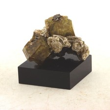 Minerals And Stones Précieuses. Garnet Grossulaire + Clinochlore. 89.0 Ct. Bend