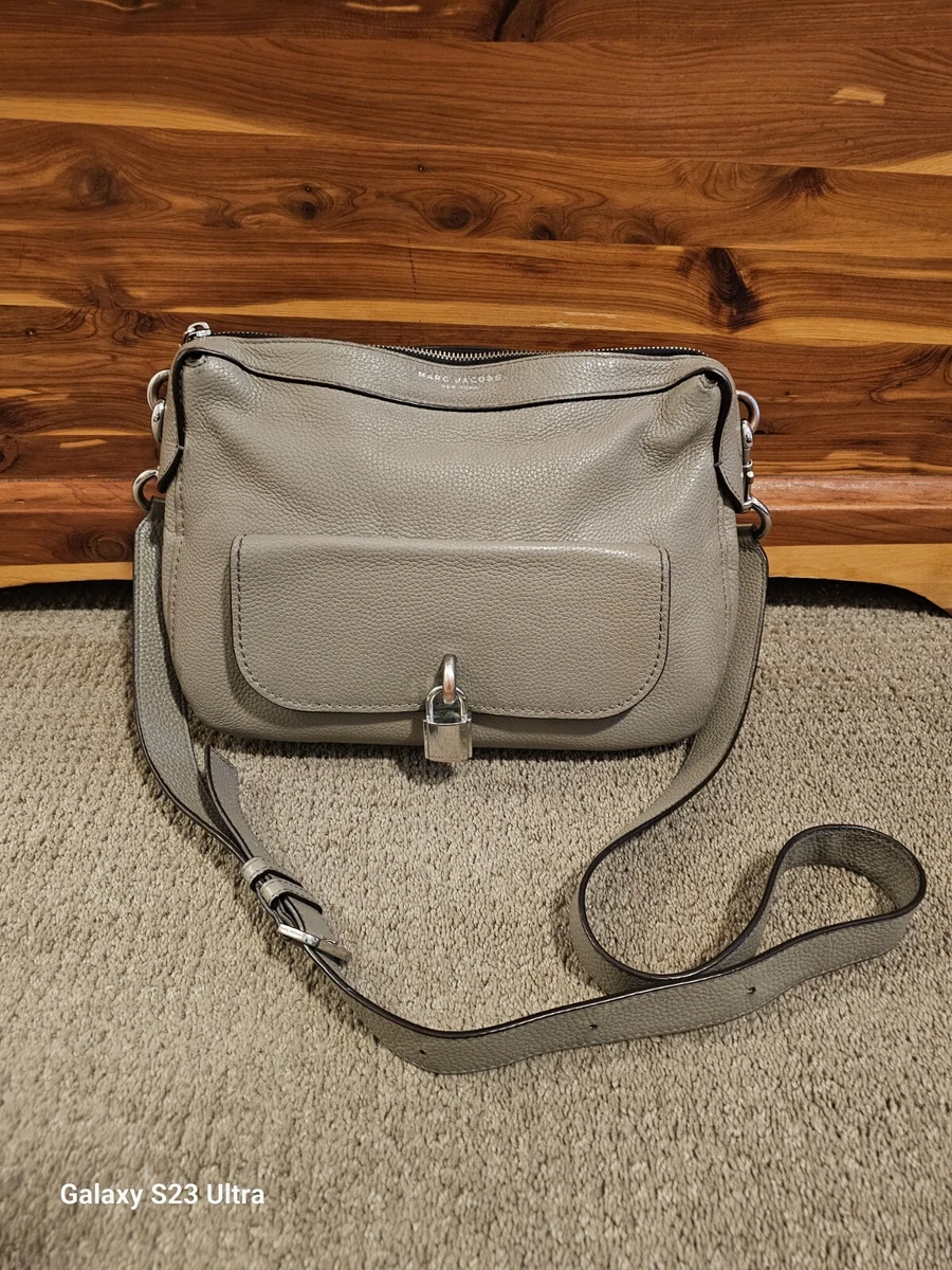 Marc jacobs lock best sale that leather messenger bag