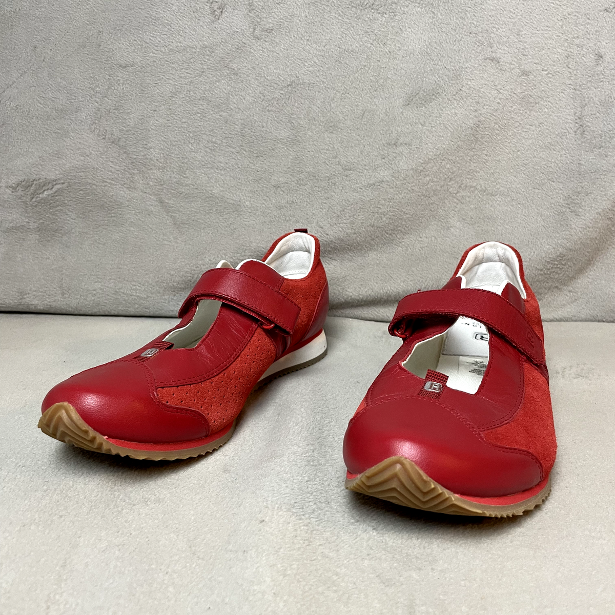 Vintage Kenneth Cole Reaction Shoes Womens Red Suede Hook Loop Pointed Toe