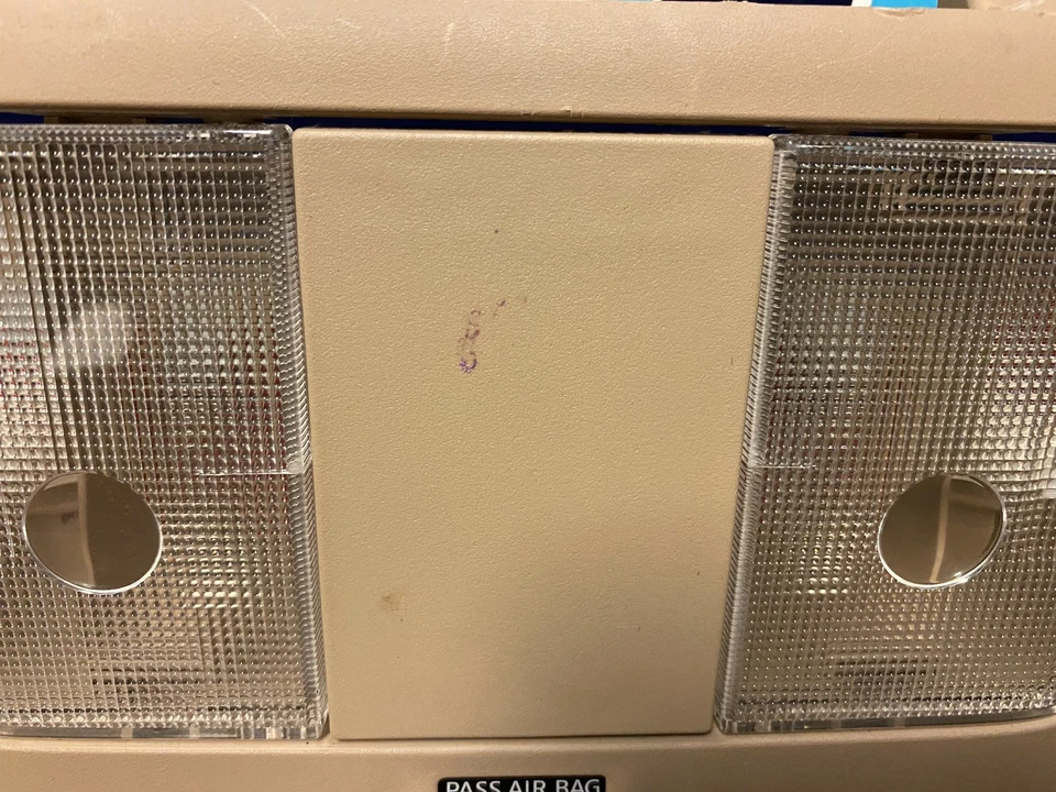 Volvo V50 2005 luz domo superior #111 Foto 2 de 3